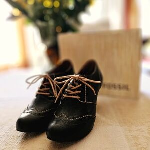 Fossil Leather Oxford, Size 8M, Black